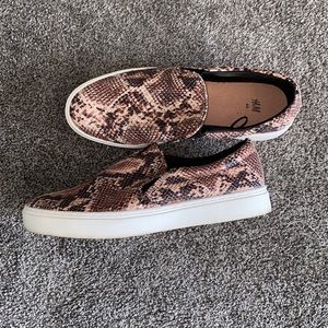 H&M Tan/Black Snake Print